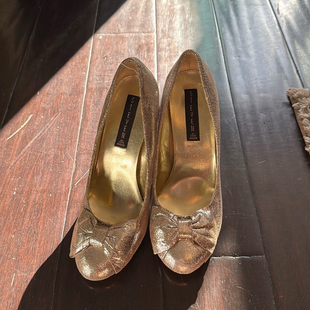 Steven Silver heels with bow on the toe Size 8